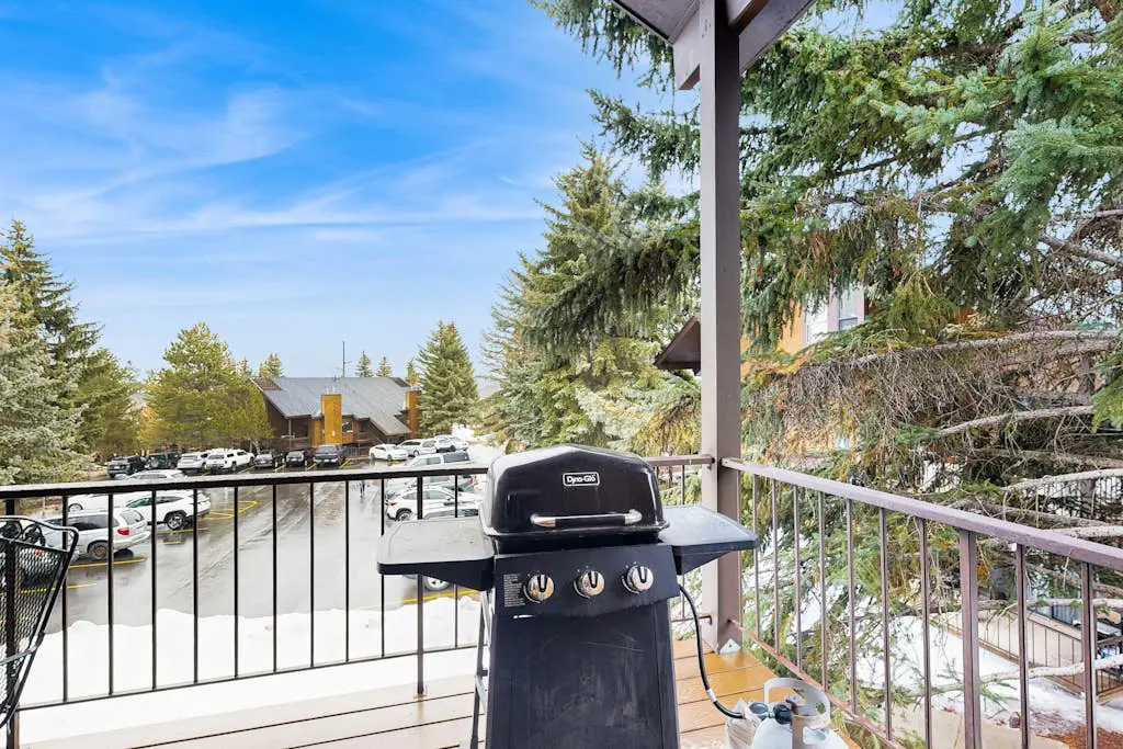 H8 Red Pine Paradise Loft at Canyons Village