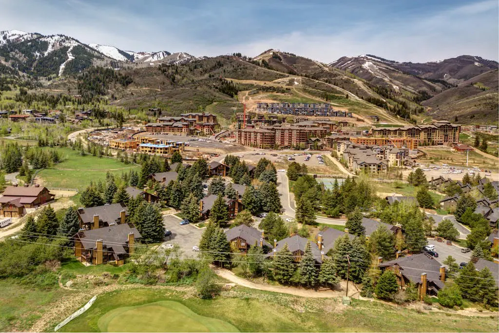 H8 Red Pine Paradise Loft at Canyons Village