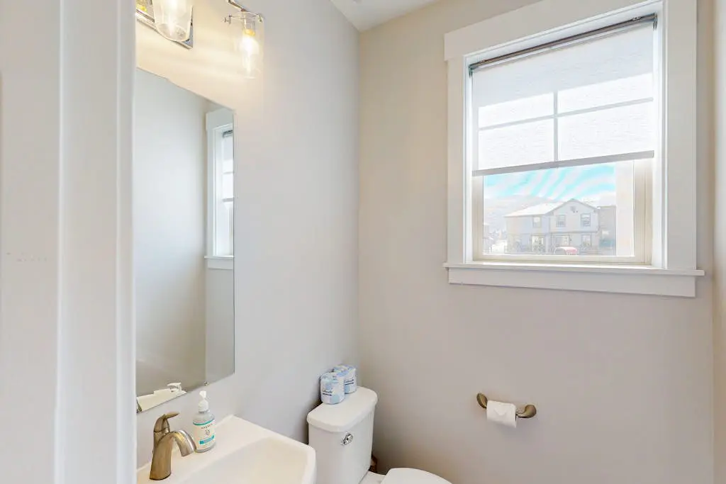 Cozy Townhouse with Playground & Dog-Friendly