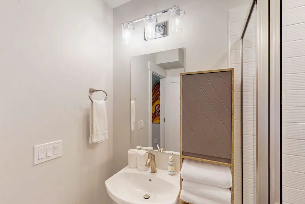 Cozy Townhouse with Playground & Dog-Friendly