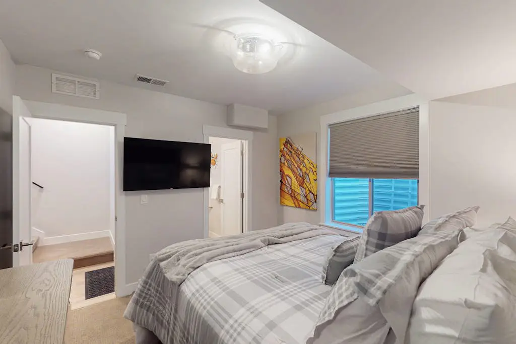 Cozy Townhouse with Playground & Dog-Friendly