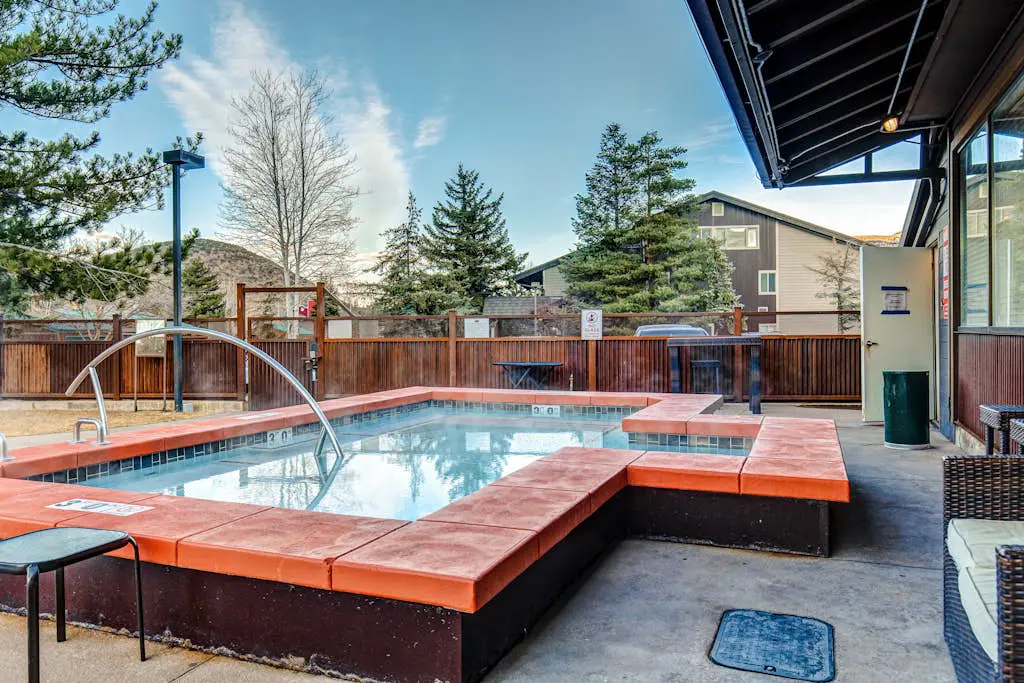 Quaint Prospector Lodge Studio #729