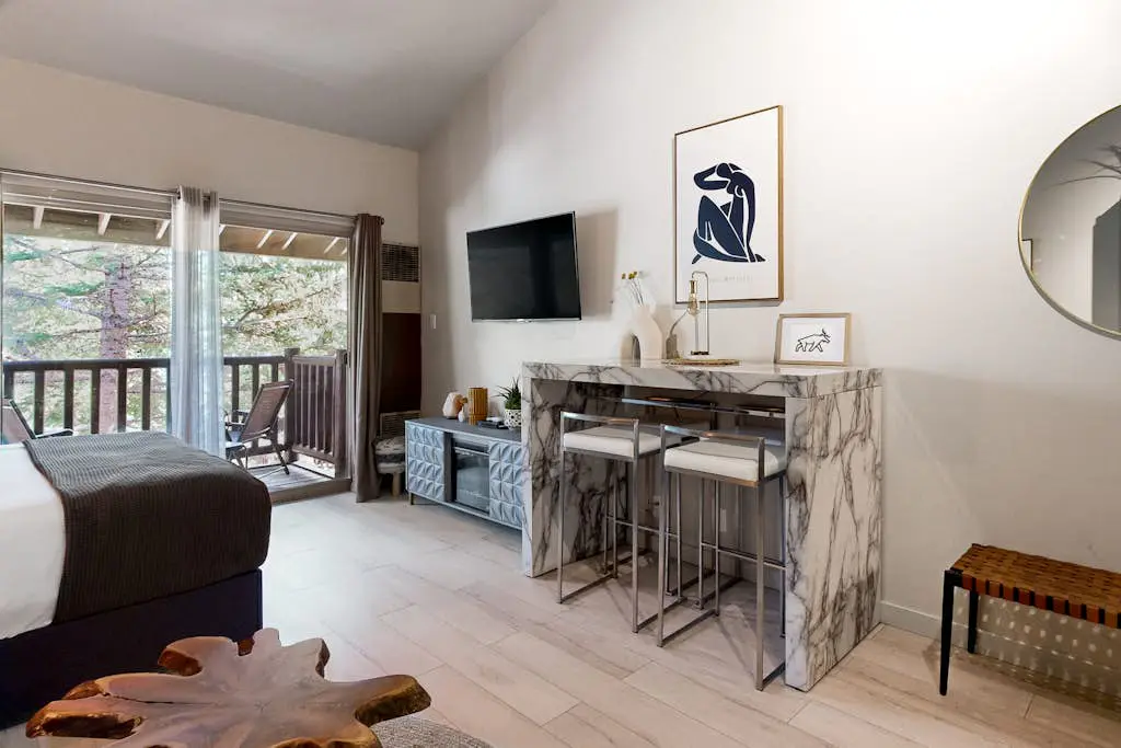 Quaint Prospector Lodge Studio #729