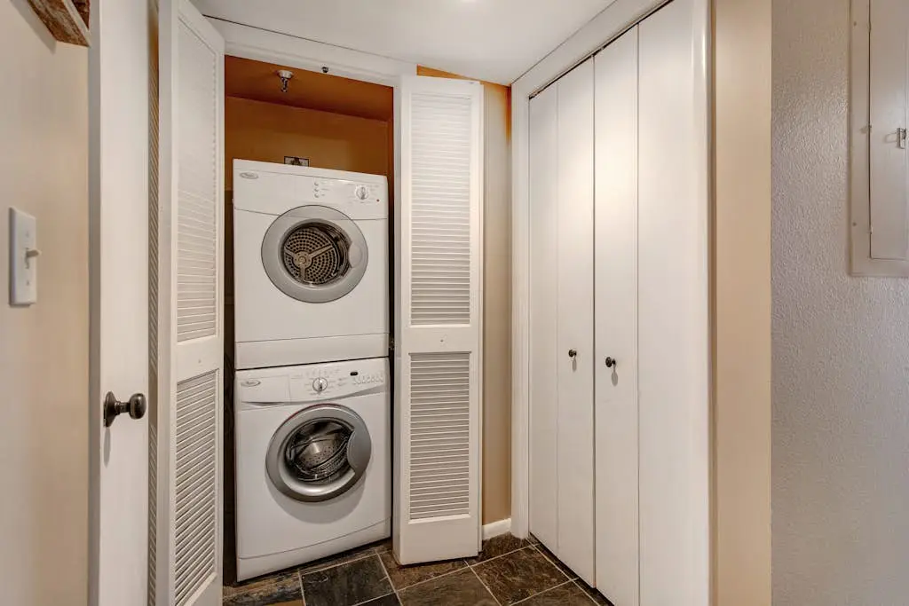 Ski-in/out condo with WiFi, private hot tub, fireplace, shared pool, & gym
