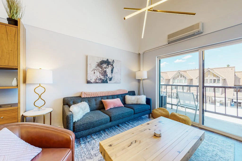 SKI-IN/SKI-OUT Majestic Mountain Village Getaway