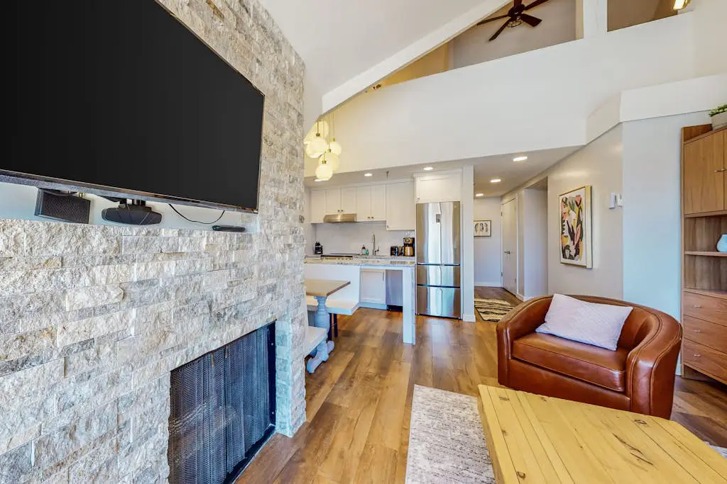 SKI-IN/SKI-OUT Majestic Mountain Village Getaway