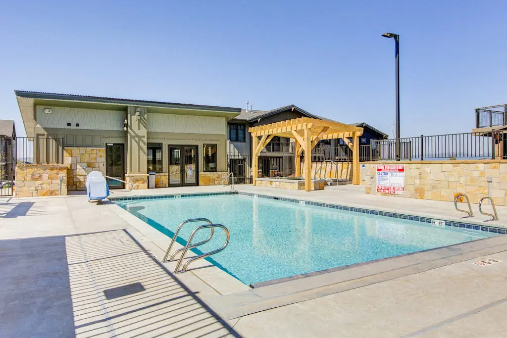 Summit Elegance Retreat 211