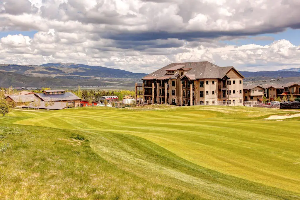 Summit Elegance Retreat 211