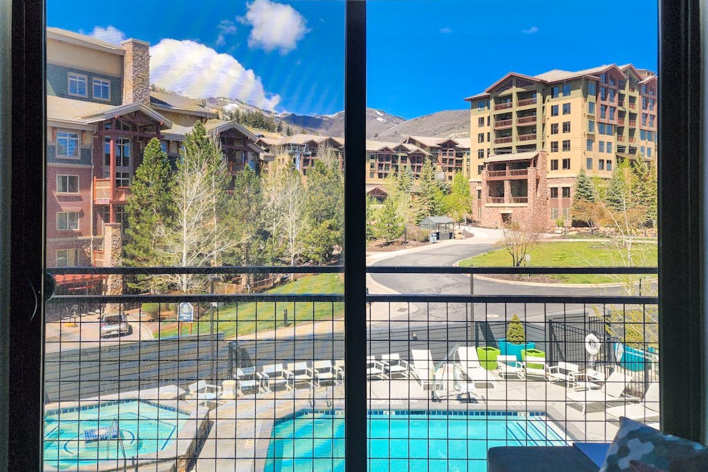 ski-in - ski-out condo in heart of Canyons Village with pool & hot tub access