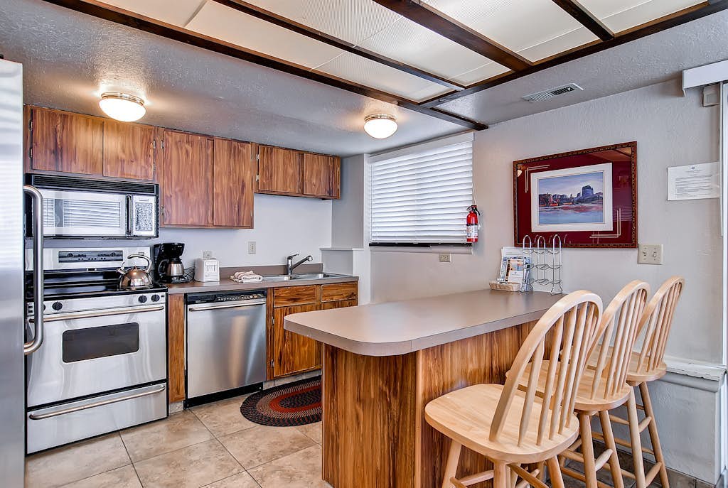 Contemporary Home with Private Hot Tub & Stunning Mountain Views