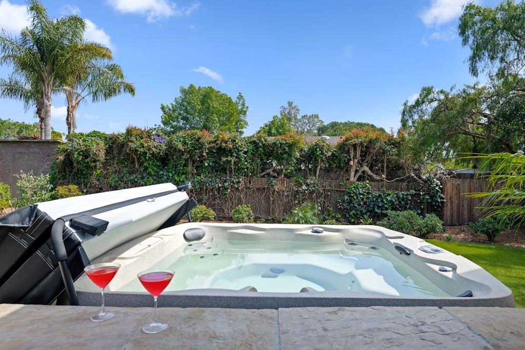 NEW Steps to the Sand on Mesa Lane 3 BD 2BA with Jacuzzi!