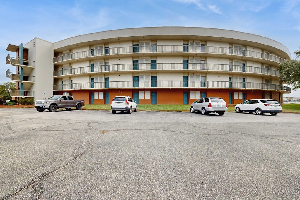 Coastal condo with shared pool, beaches, shopping