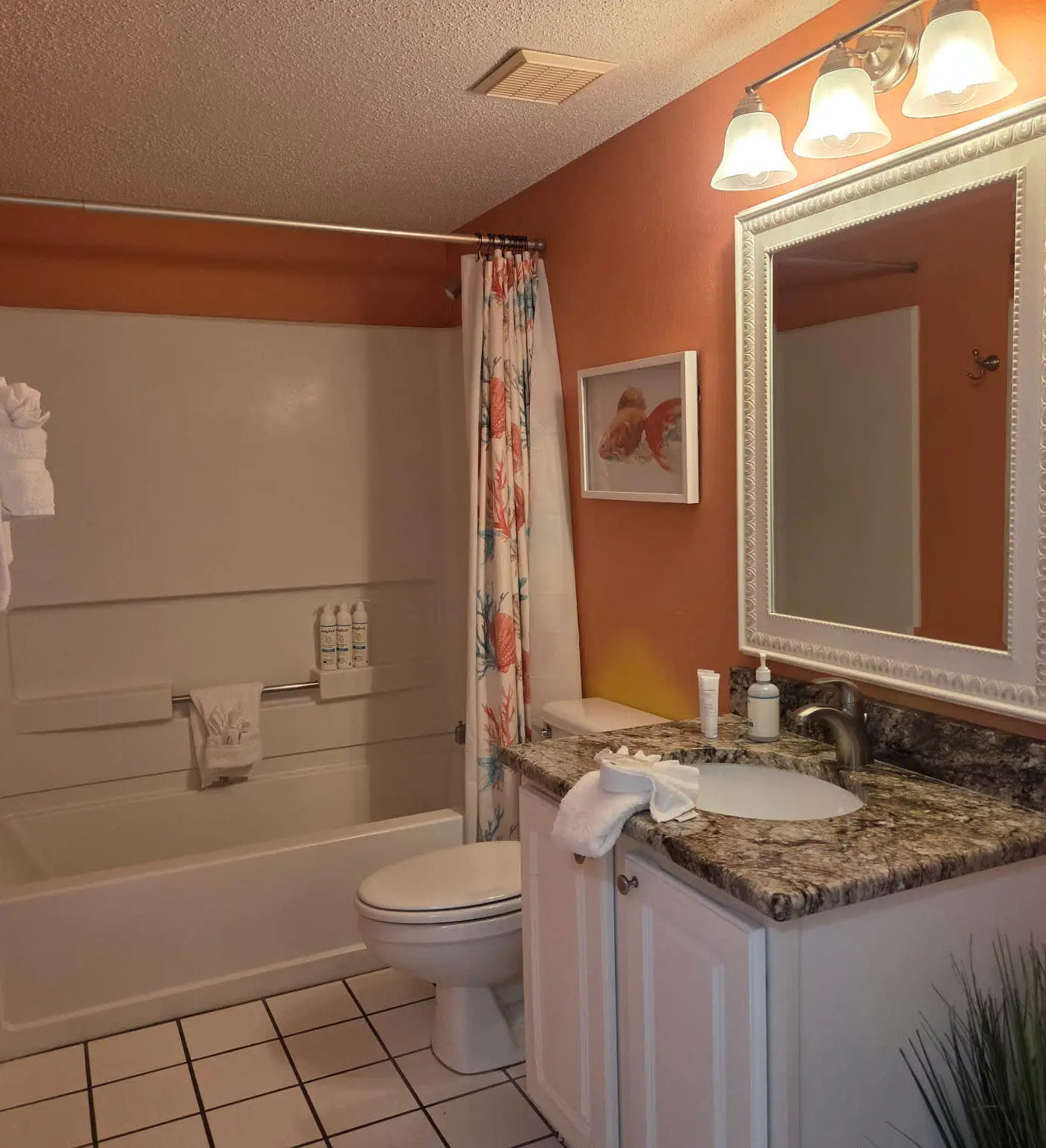 Islander 6004 - Spacious gulf front condo with beach access and seasonal beach service