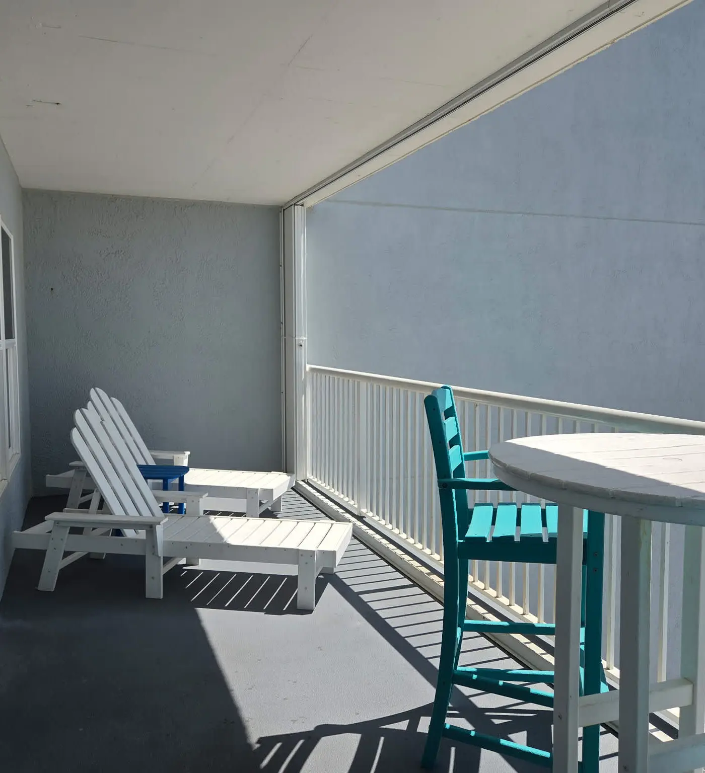 Islander 6004 - Spacious gulf front condo with beach access and seasonal beach service