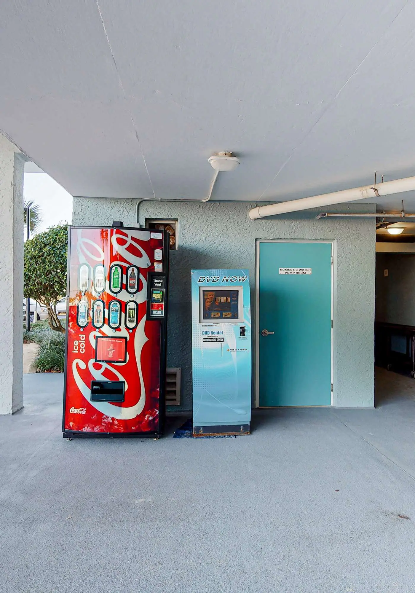 Islander 6004 - Spacious gulf front condo with beach access and seasonal beach service