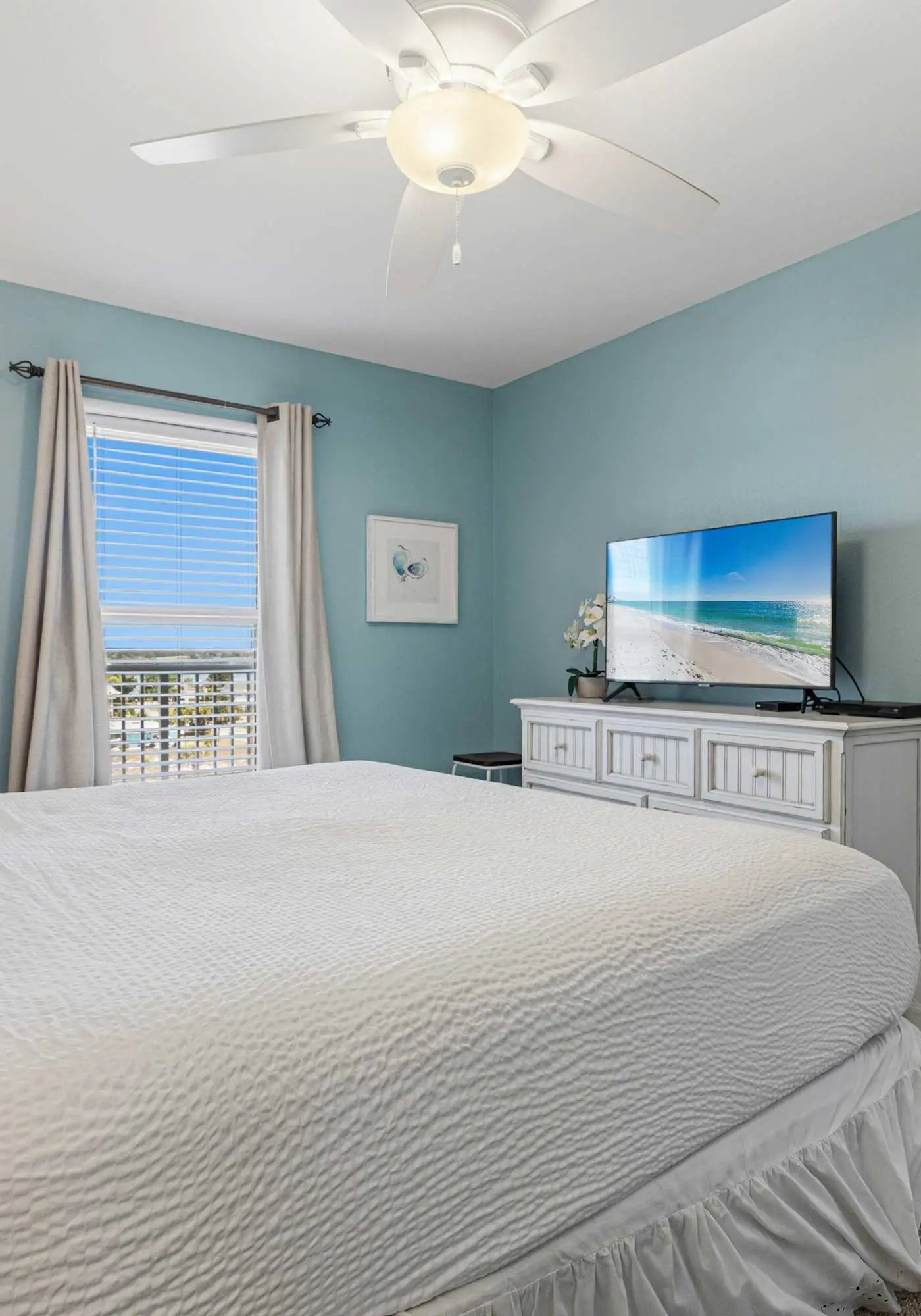 Spacious gulf front condo with beach access and seasonal beach service