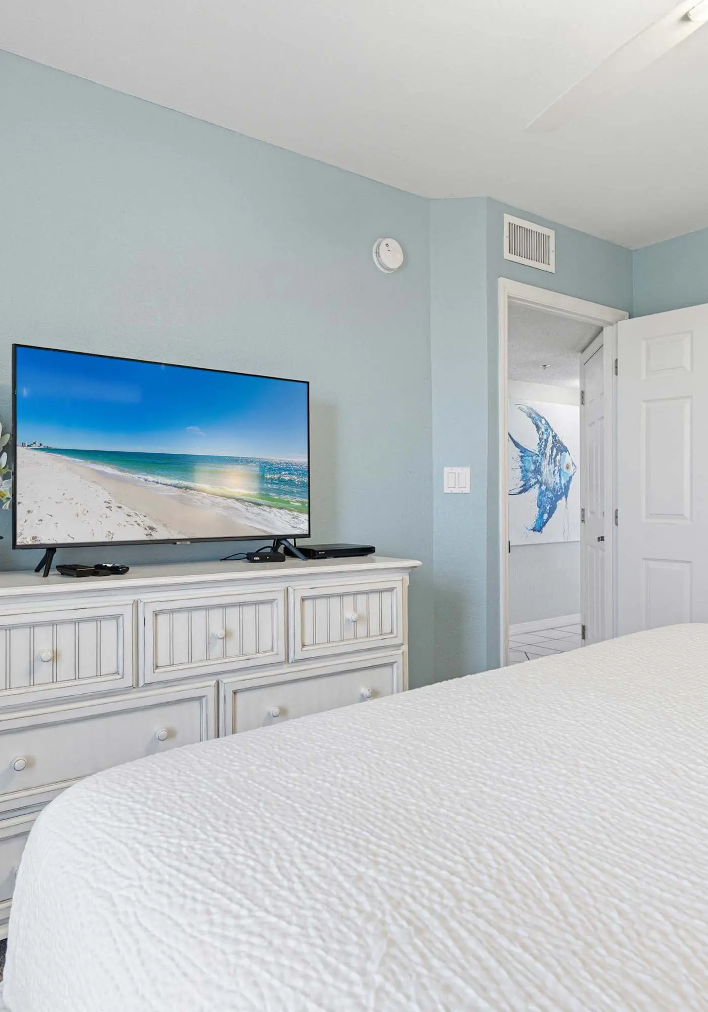Spacious gulf front condo with beach access and seasonal beach service