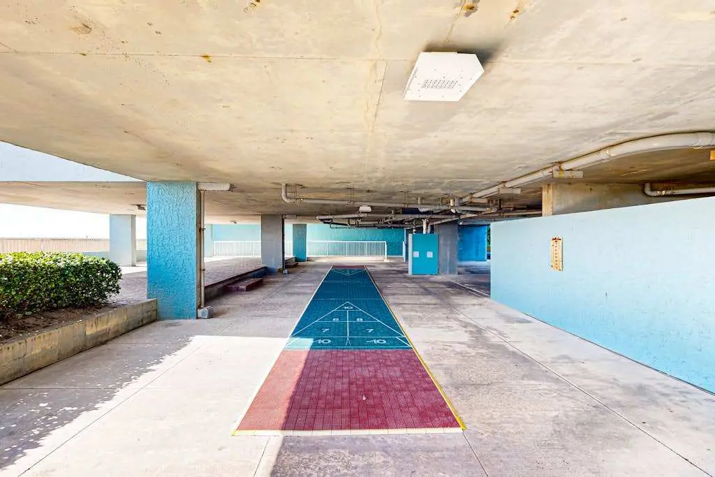 Spacious gulf front condo with beach access and seasonal beach service