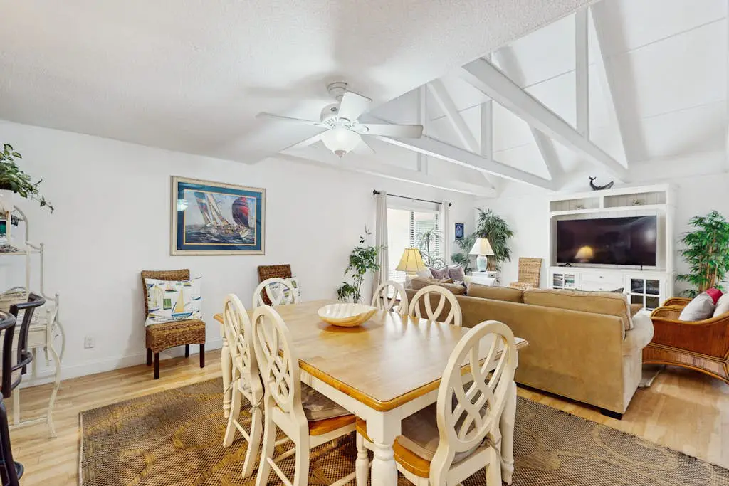 Beautiful Palmetto Dunes Villa- Lagoon Views,  Complex Pool
