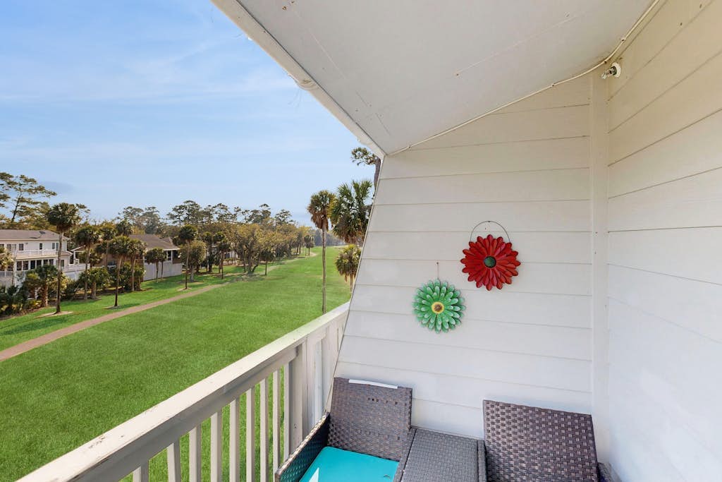 Third-Floor Condo w/ Free WiFi, Private Balcony, and W/D