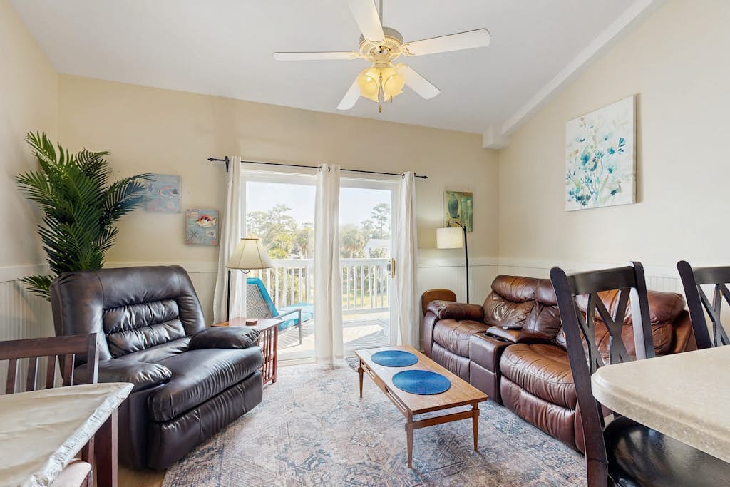 Third-Floor Condo w/ Free WiFi, Private Balcony, and W/D