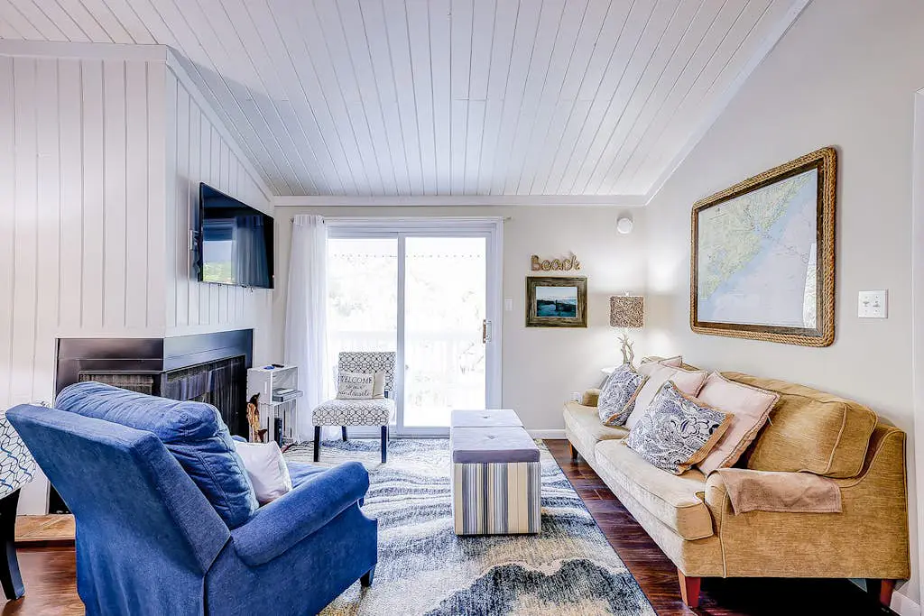 Edisto Island condo with private balcony, AC, & washer/dryer - near beach