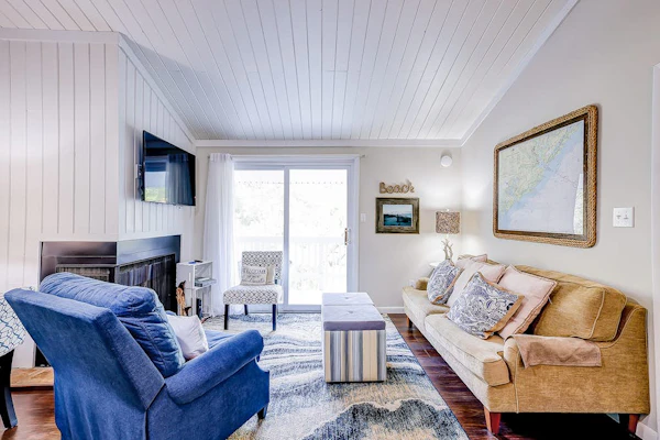 Edisto Island condo with private balcony, AC, & washer/dryer - near beach