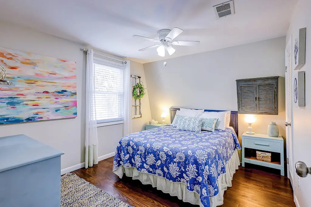 Edisto Island condo with private balcony, AC, & washer/dryer - near beach