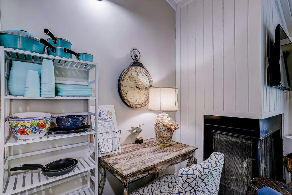 Edisto Island condo with private balcony, AC, & washer/dryer - near beach