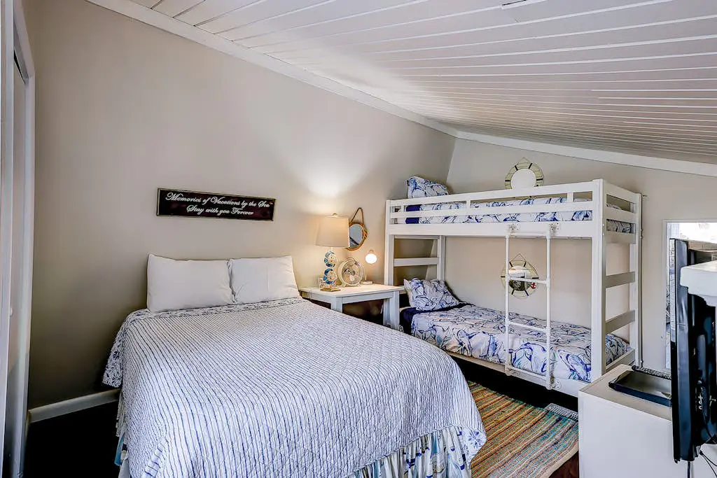 Edisto Island condo with private balcony, AC, & washer/dryer - near beach