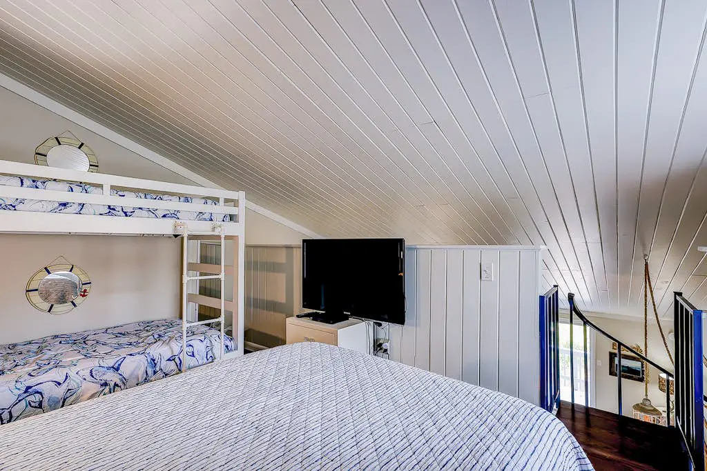 Edisto Island condo with private balcony, AC, & washer/dryer - near beach