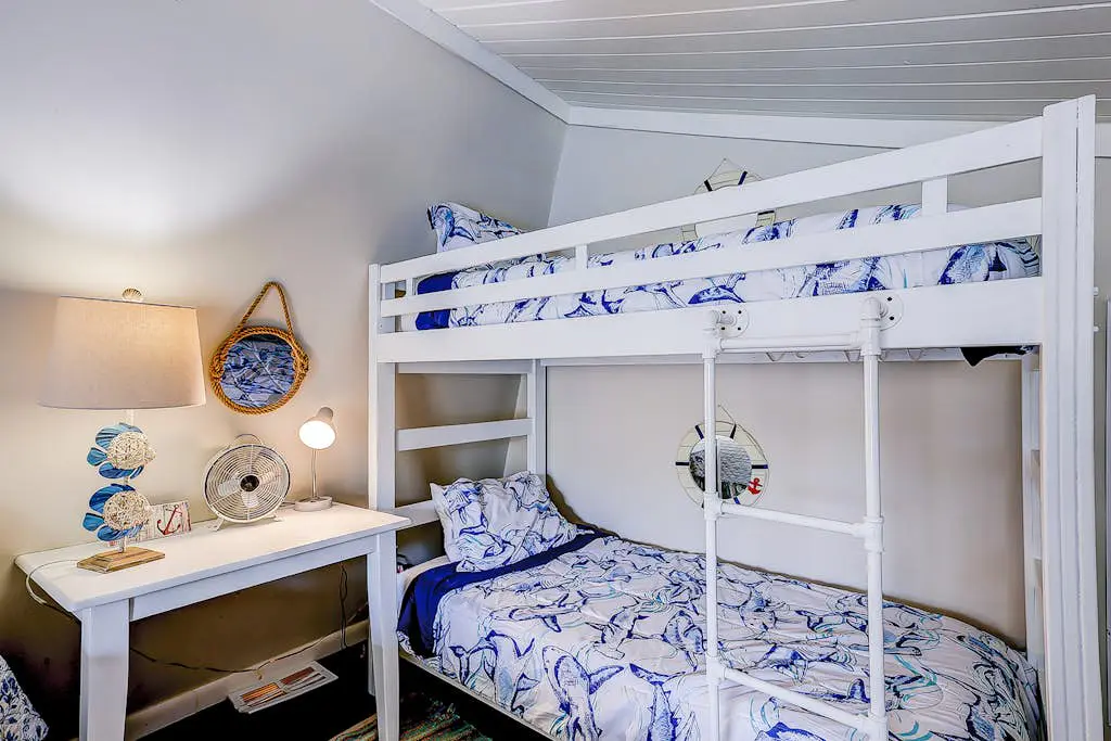 Edisto Island condo with private balcony, AC, & washer/dryer - near beach