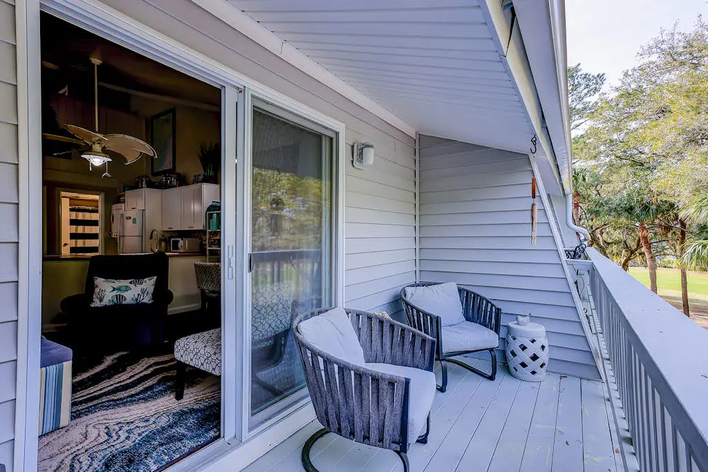 Edisto Island condo with private balcony, AC, & washer/dryer - near beach