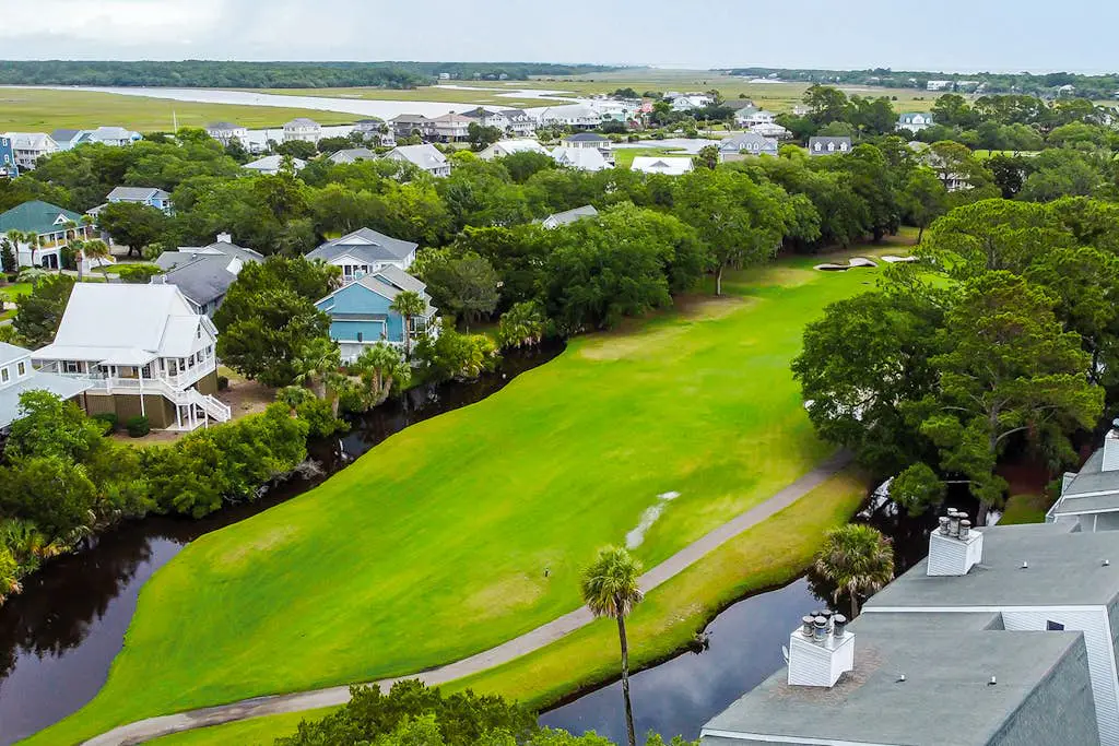 Edisto Island condo with private balcony, AC, & washer/dryer - near beach