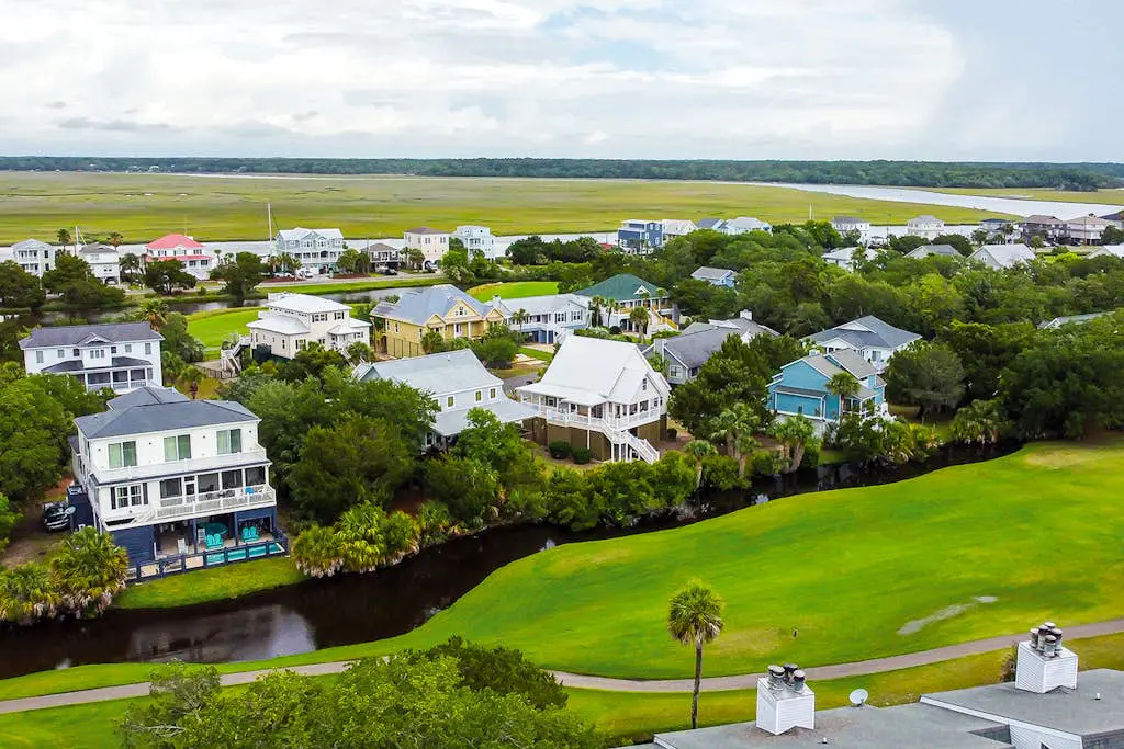 Edisto Island condo with private balcony, AC, & washer/dryer - near beach