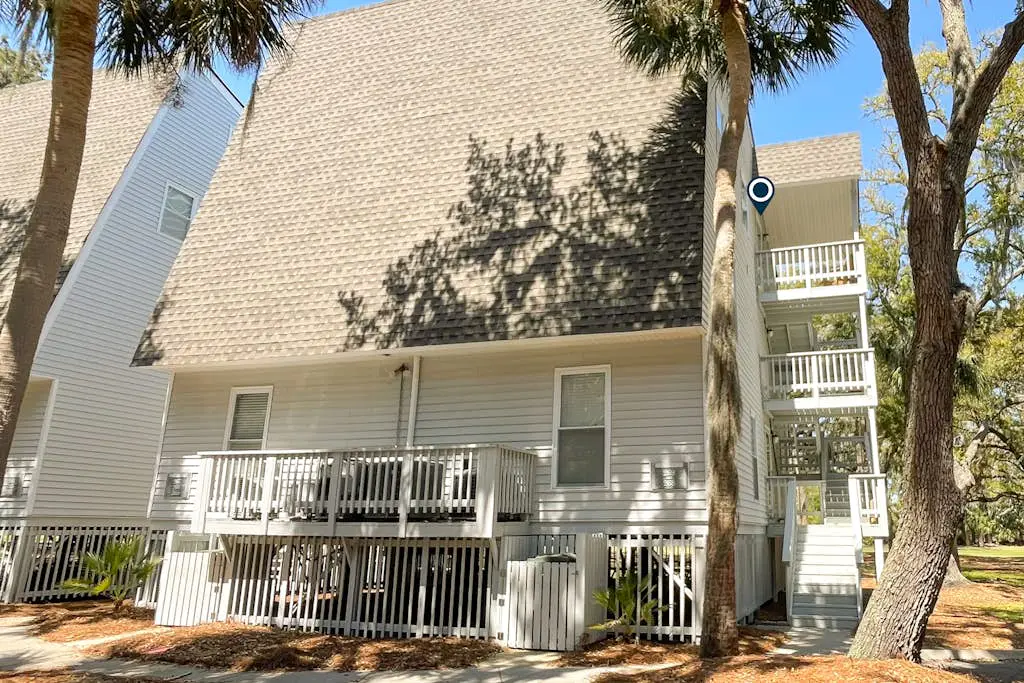 Edisto Island condo with private balcony, AC, & washer/dryer - near beach