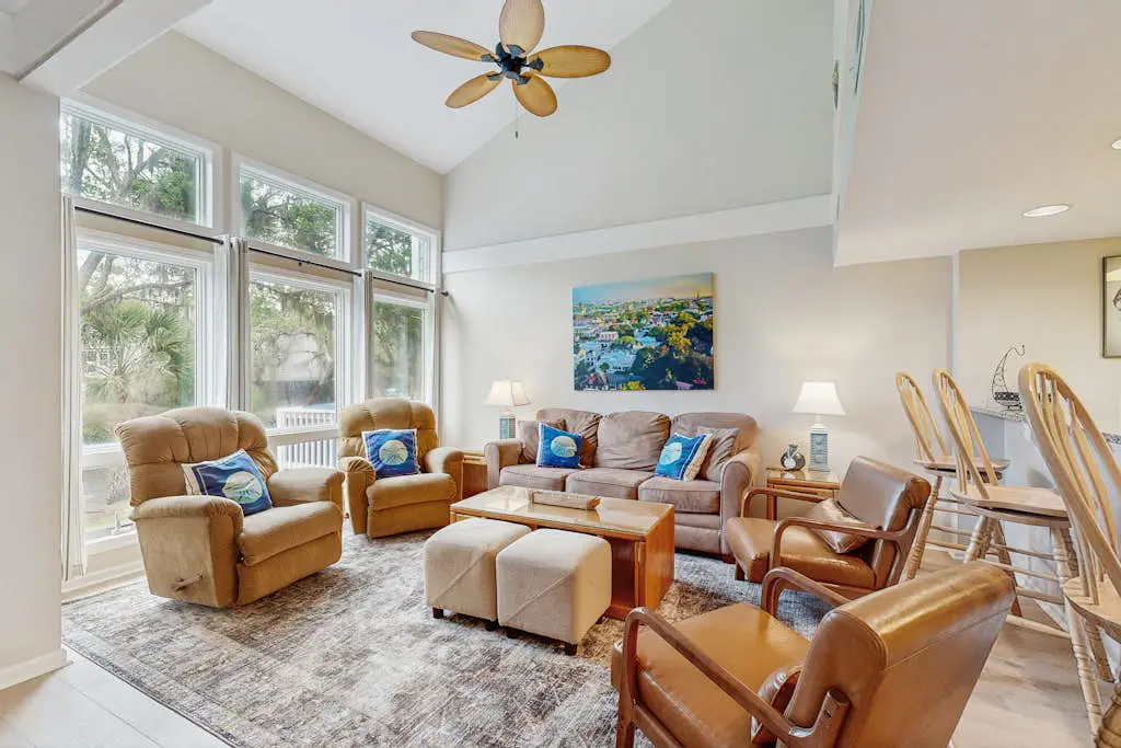 Waterfront townhome with pool, gym and tennis access, W/D, & central AC