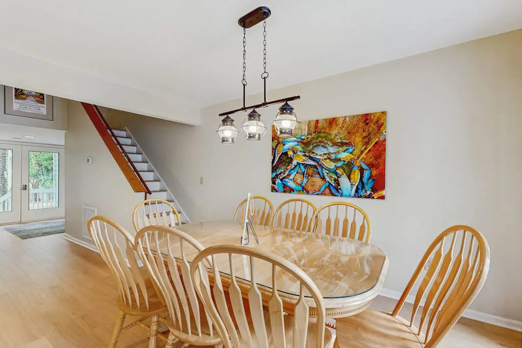 Waterfront townhome with pool, gym and tennis access, W/D, & central AC