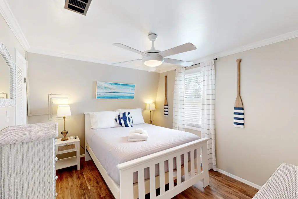 Golf-view condo with amenity pass to pool, tennis courts & more - dog-friendly