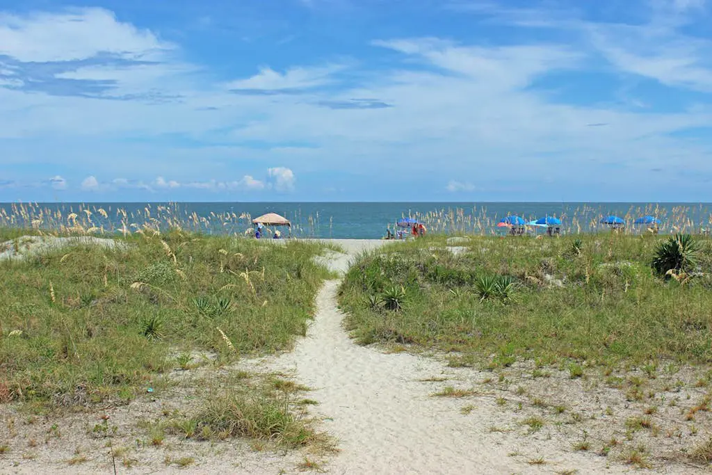Airy, lagoon-view condo with pool, hot tub & tennis - walk to the beach