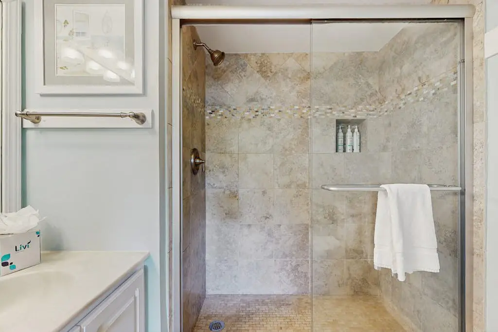 Airy, lagoon-view condo with pool, hot tub & tennis - walk to the beach