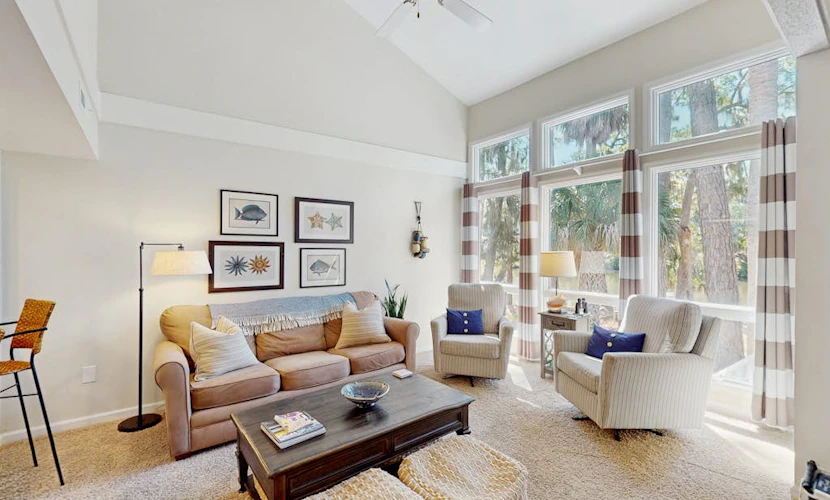 Beautiful home with natural light, lagoon views - Community Hot tub & Pool