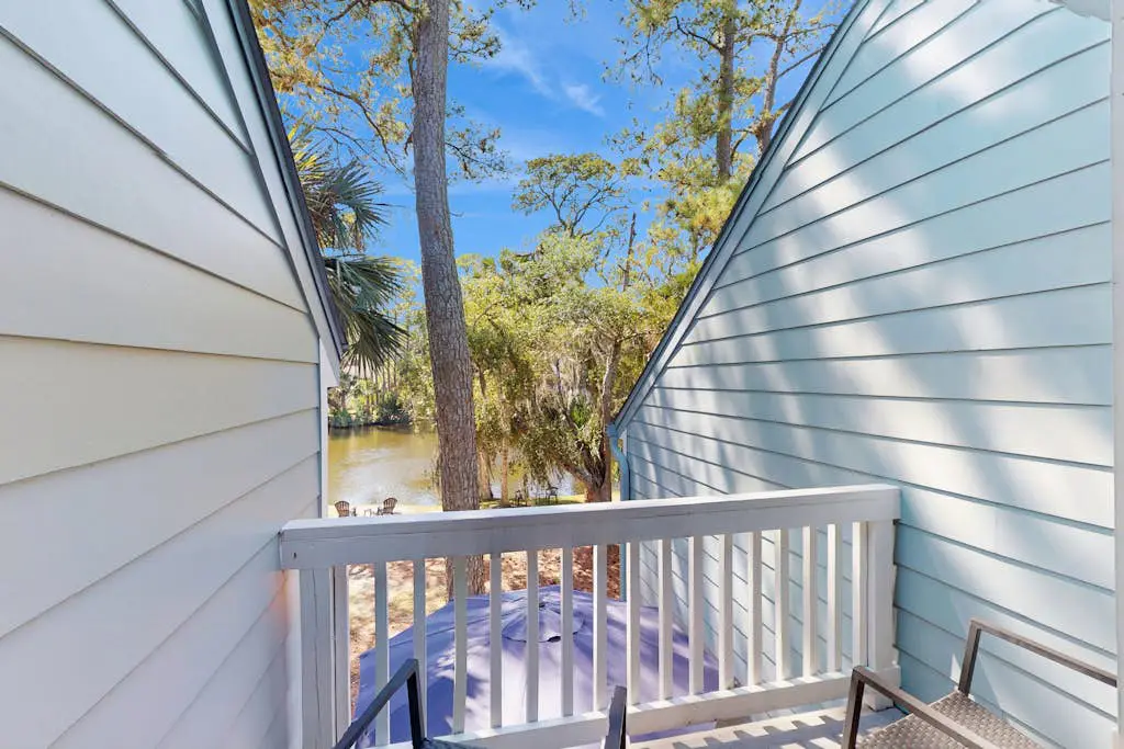 Beautiful home with natural light, lagoon views - Community Hot tub & Pool