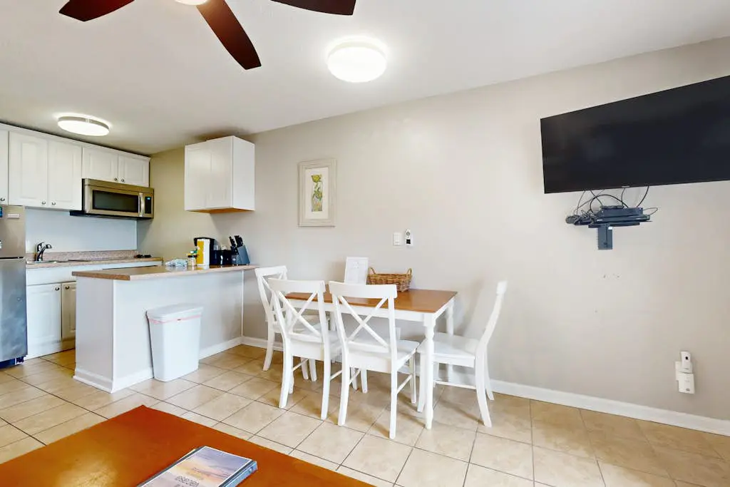 Beach-view condo in oceanfront complex with outdoor pool, beach access, balcony