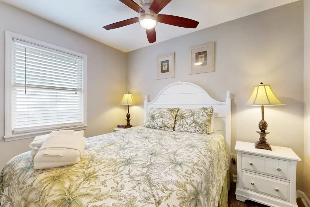 Beach-view condo in oceanfront complex with outdoor pool, beach access, balcony