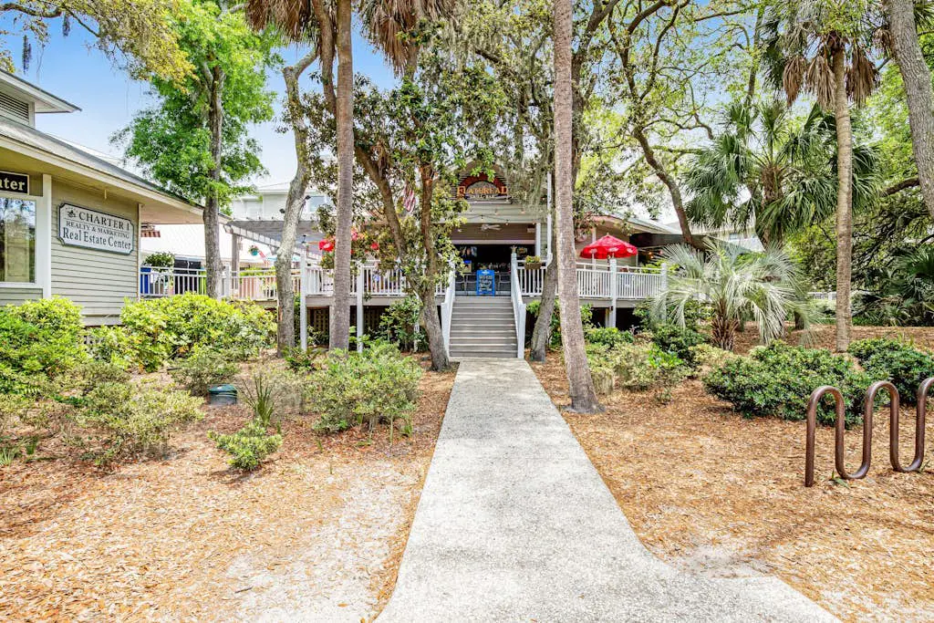 Beach-view condo in oceanfront complex with outdoor pool, beach access, balcony