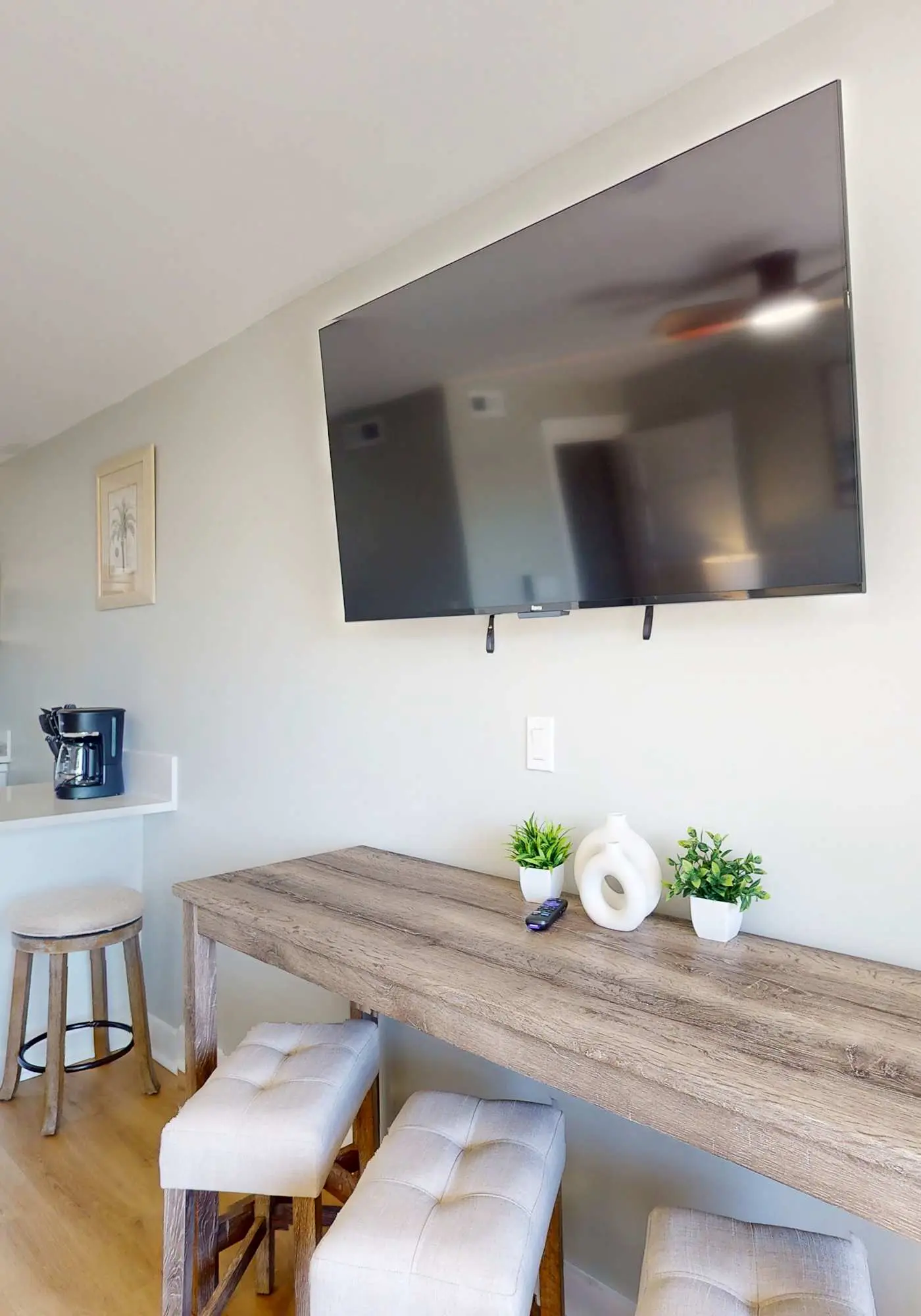 Beach-view condo in oceanfront complex with outdoor pool, beach access, balcony