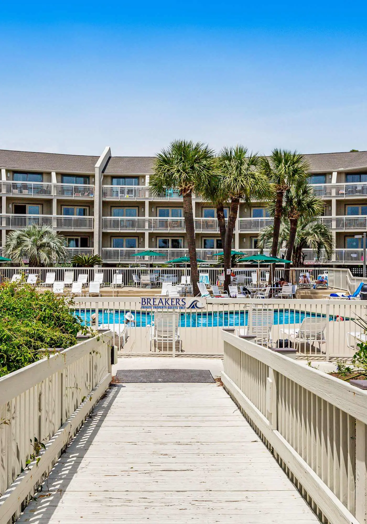 Beach-view condo in oceanfront complex with outdoor pool, beach access, balcony