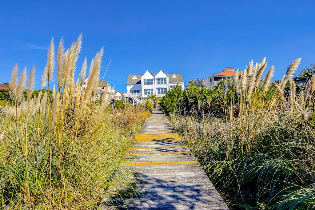 Oceanfront house with ocean views & beach access - near dining & golf