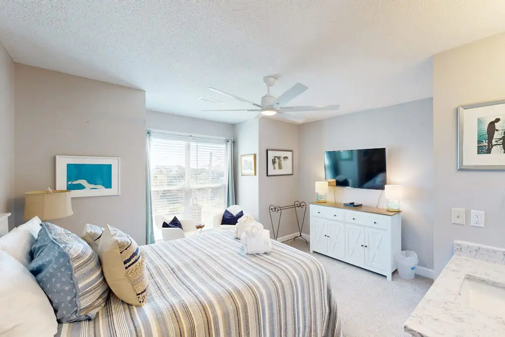 Dolphin Watch - A Side